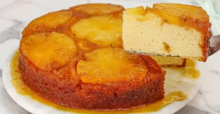 Bolo de Abacaxi Caramelizado: Uma Delícia Que Derrete na Boca